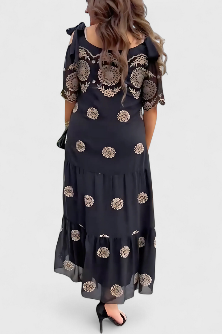 Vestido de Verão Kathy Elegants com Design em Rede e Corte Fluido