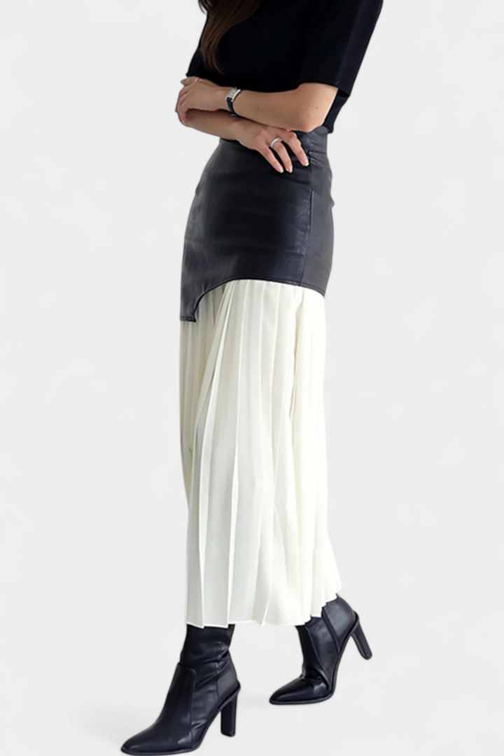 Saia Maxi Assimétrica Noelle em Chiffon e Pele Sintética