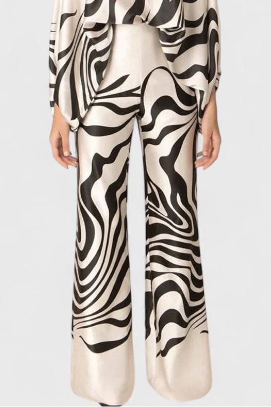 Conjunto Sybella de Duas Peças com Ombros Descobertos e Calças Largas