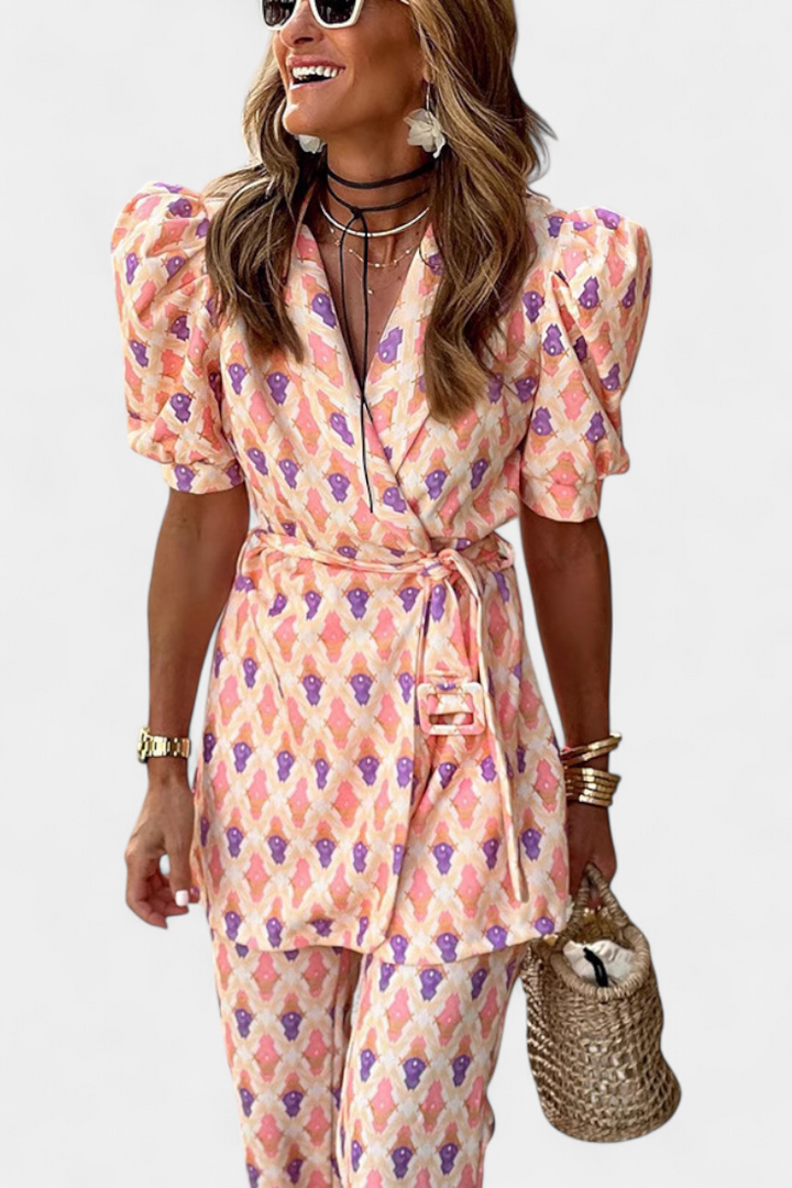 Araceli Kompleksas su Švarku ir Platėjančiomis Kelnėmis