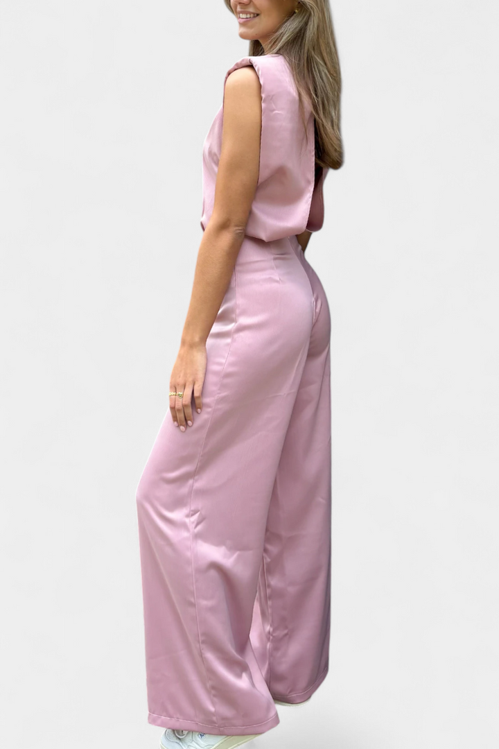 Francis Mono Su Sraigtiniu Kirpimu Atgal