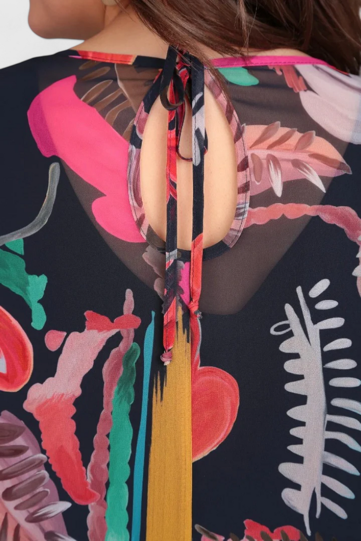 Vestido Midi Annegret com Mangas Longas e Corte Fluído