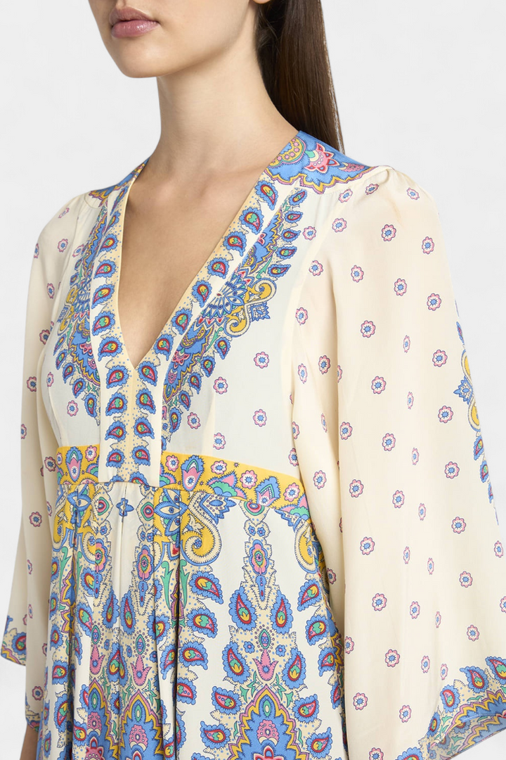 Vestido de Noiva Longo com Decote em V e Elegante Padrão Paisley