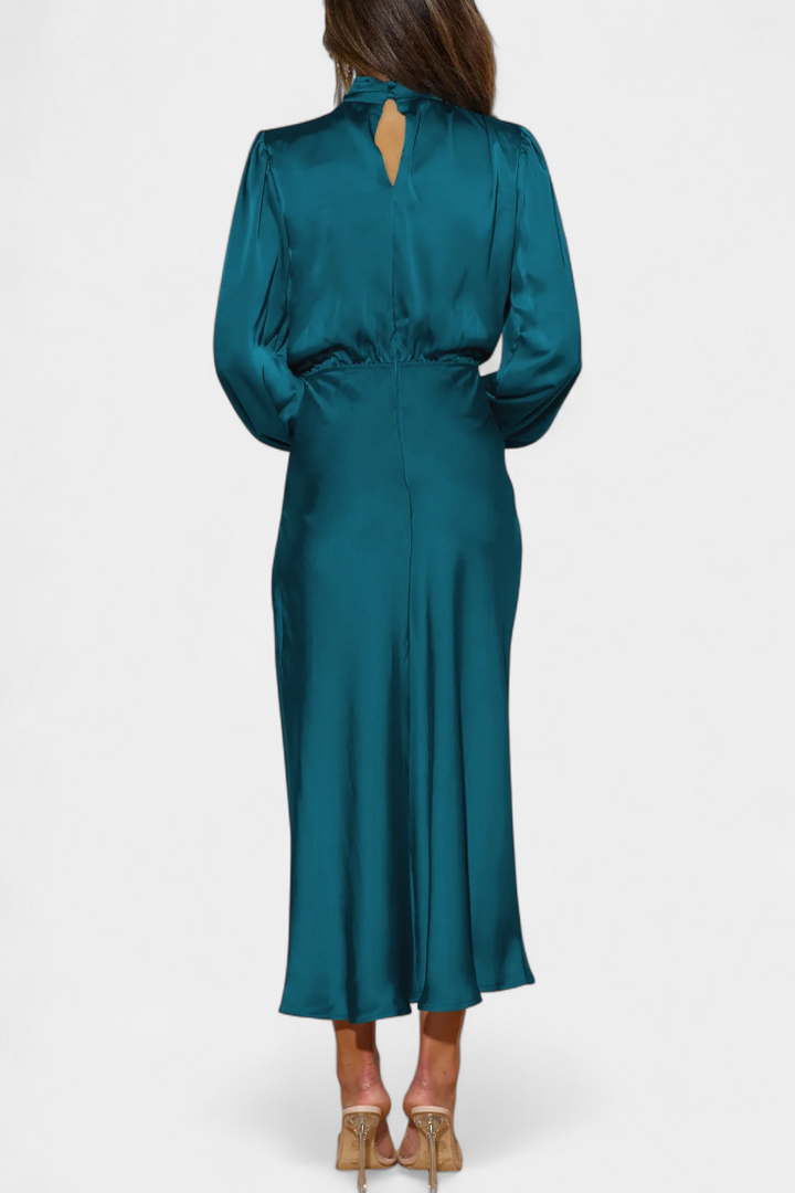 Cecila Maxi Suknelė su Aukštu Apykakle ir Gėlių Detalėmis