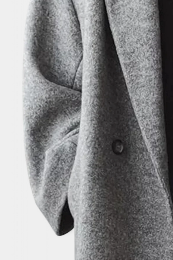 Lora | Casaco clássico Felisha com um corte requintado e estilo contemporâneo