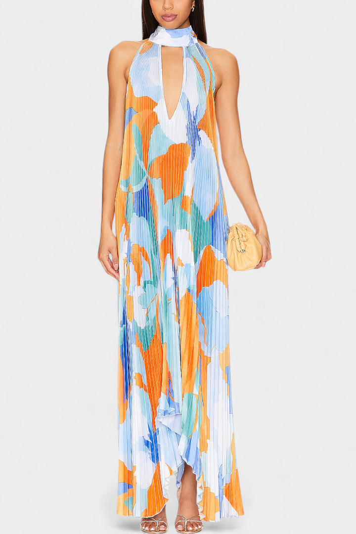 Giselle Garais Plisuotas Suknelė su Halterio Dekolte ir Elegantišku Judesiu