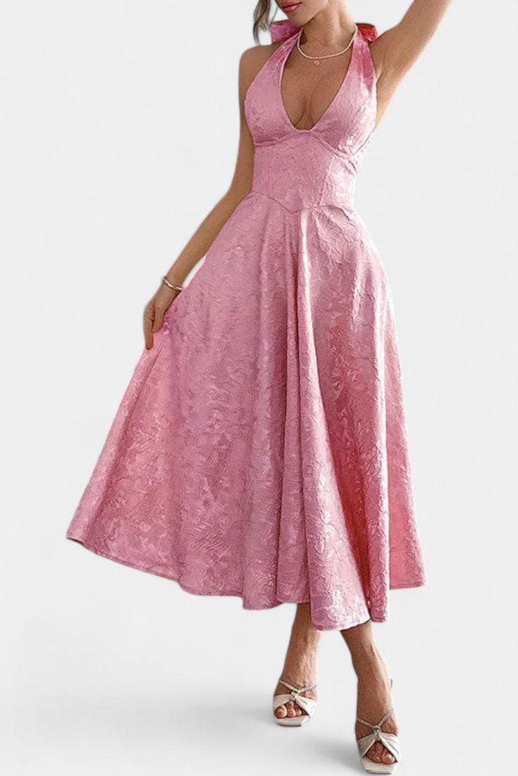 Vestido Midi Jacquard Gilda com Costas Abertas e Cintura Alta