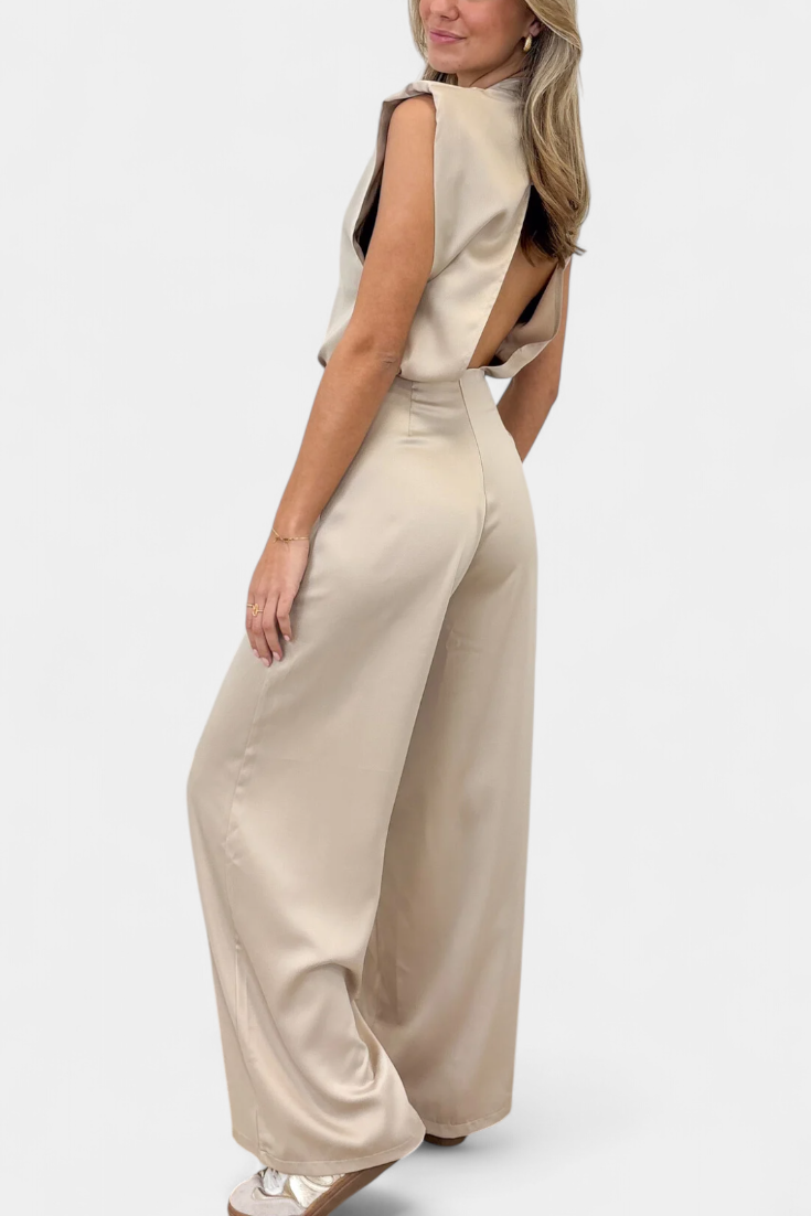 Francis Mono Su Sraigtiniu Kirpimu Atgal