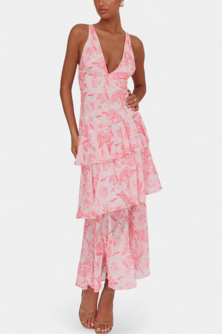 Domenica Oro Suknelė su V formos Dekolte ir Plazdančiomis Sluoksniais