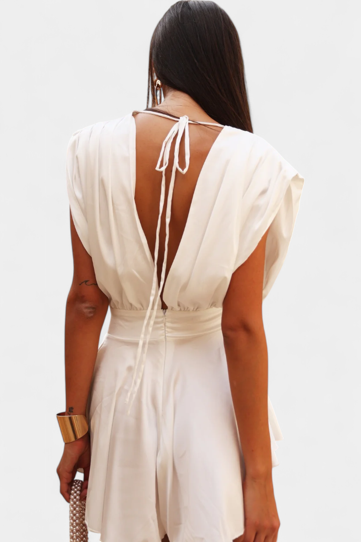 Rosalba Mono com Decote Profundo e Cintura Definida