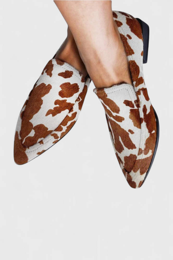 Grecia odiniai loafers'ai su žemu kulnu ir aštriu nosiu